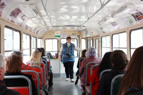 В Волгограде продолжается серия экскурсий по туристическому маршруту «На трамвае по истории города»