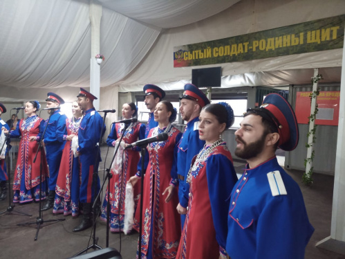Артисты Ансамбля российского казачества выступили на территории полигона Прудбой Артисты Ансамбля российского казачества выступили на территории полигона Прудбой