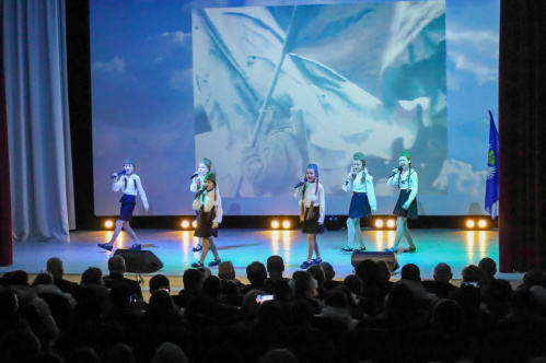 В обновлённом ДК в Котельниково провели патриотический концерт