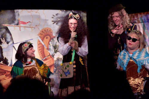 «Тёплые артисты» рассказали зимнюю сказку