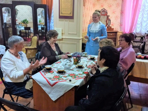 В Волгоградском краеведческом музее знакомят с системой образования в Царицыне В Волгоградском краеведческом музее знакомят с системой образования в Царицыне