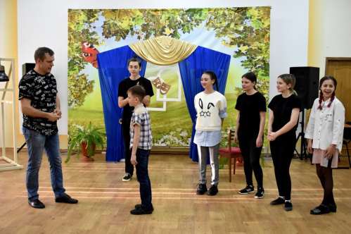 Камышинские артисты провели мастер-класс в Центре помощи детям Камышинские артисты провели мастер-класс в Центре помощи детям
