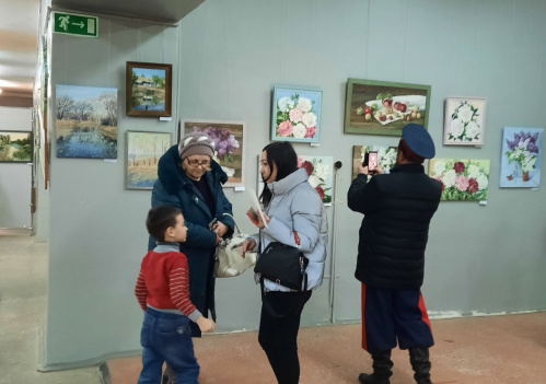 В Михайловке открылась выставка художника Татьяны Иваничкиной В Михайловке открылась выставка художника Татьяны Иваничкиной