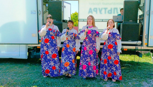 В Палласовском районе с помощью автоклуба организуют праздники