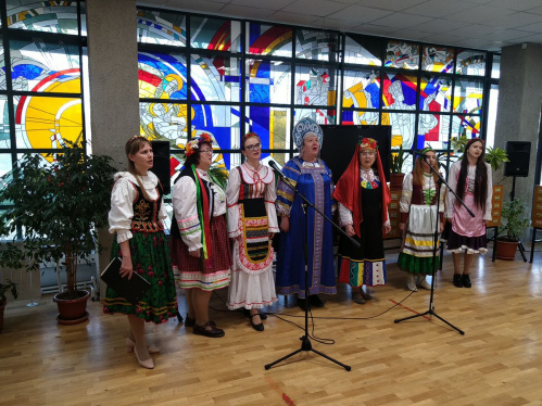 В Библиотеке для молодёжи состоялся фольклорный праздник «ПодсолнухFEST»
