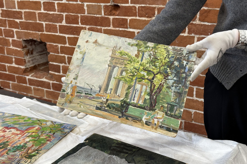 «100 друзей художника Лосева»: в царицынской каланче готовятся к открытию первой выставки