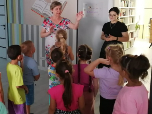 Иловлинские библиотекари провели для детей книжный праздник