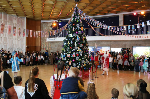 В Волгоградском центре народного творчества провели новогодний праздник для членов семей СВО
