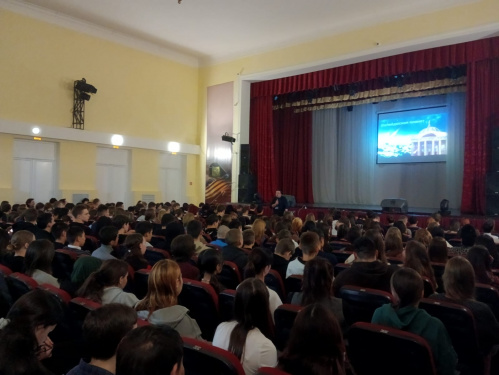 Николаевские школьники побывали в увлекательном «путешествии» в мир планет Николаевские школьники побывали в увлекательном «путешествии» в мир планет