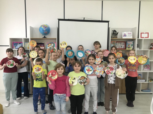 На школьных каникулах в библиотеке «Умная Соня» проводят интерактивные программы