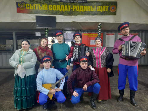 Артисты Казачьего театра выступили в Прудбое Артисты Казачьего театра выступили в Прудбое