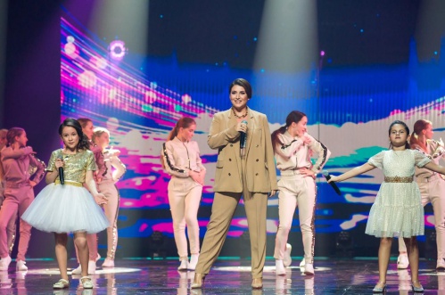 Юная волгоградка выступила вместе с певицей Жасмин