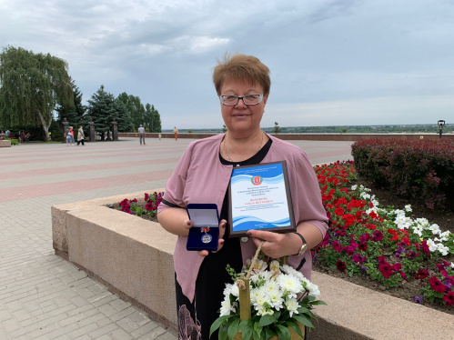 Педагог Краснослободской ДШИ награждена Почетным знаком губернатора Педагог Краснослободской ДШИ награждена Почетным знаком губернатора
