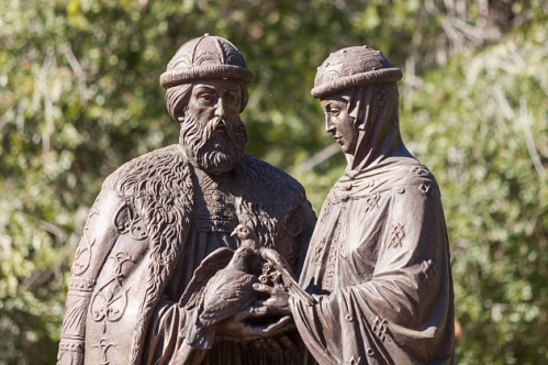 Флешмобами и акциями жителей волгоградского региона приглашают встретить семейный праздник