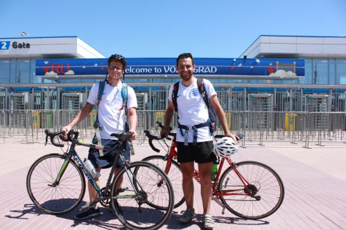 В Волгоград на велосипедах приехали болельщики из Англии