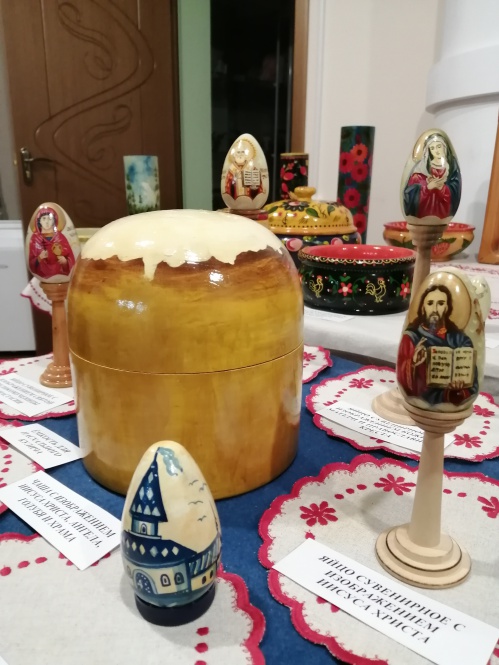 В Урюпинске открылась выставка изделий народных промыслов