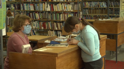 Открыты читальные залы, кружки и секции