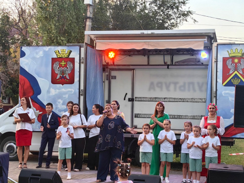 В Суровикино с помощью автоклуба проводят официальные и досуговые мероприятия