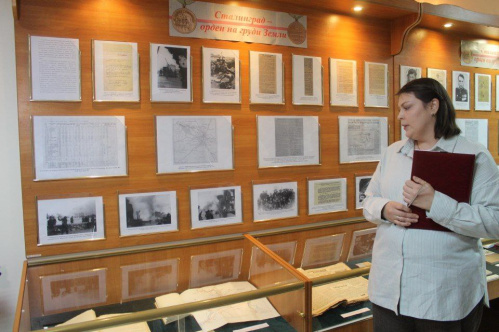 В Волгограде открылась выставка архивных документов и фотографий к годовщине Сталинградской победы