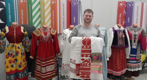 В Волгограде открылась выставка народного женского костюма