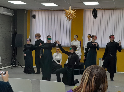 В Волгоградской библиотеке для молодёжи провели литературно-театральный эксперимент 