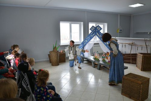 Волгоградский театр кукол показывает спектакли для детей с Донбасса