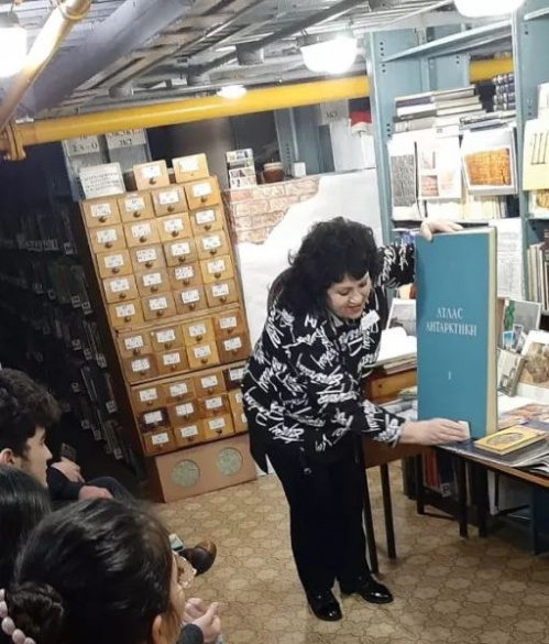 В Волгоградской Горьковке проводят экскурсии в книгохранилище