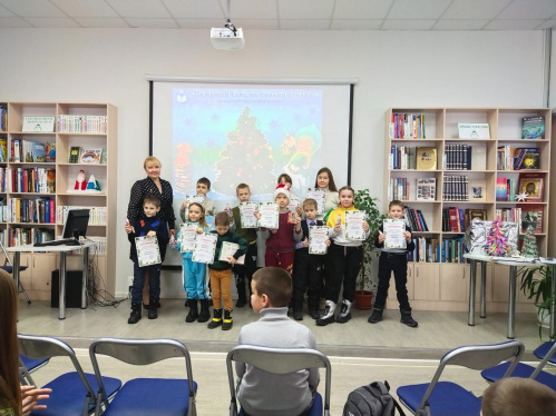 В модельной библиотеке Камышина подвели итоги новогоднего конкурса