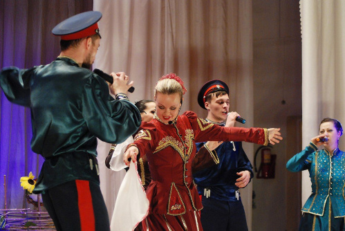 Ансамбль «Лазоревый цветок» выступил в Камышине