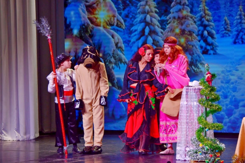 Юные артисты из Новоаннинского сыграли спектакль на сцене Волгоградского театра кукол