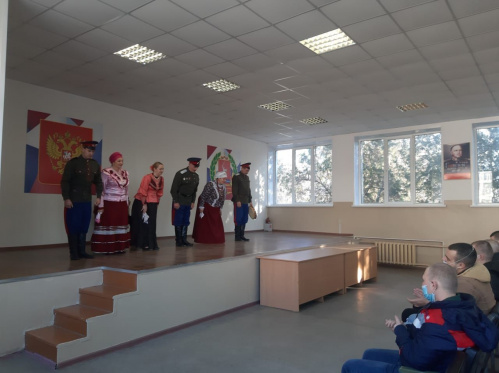 Казачий театр поддерживает призывников