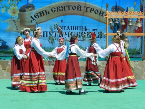 В Котельниковском районе отметили Троицу