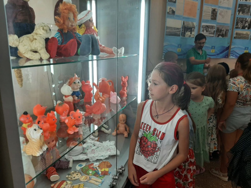 В Волжском открылась выставка советских игрушек