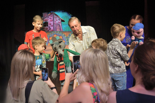 «Три поросёнка»: 40 лет на сцене Театра кукол