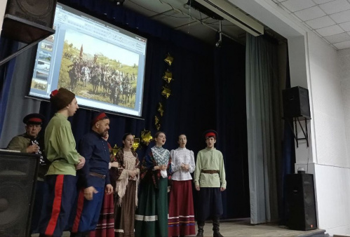 В Михайловке молодёжь знакомят с казачьими традициями