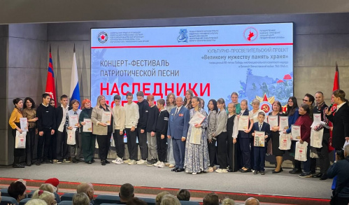 Молодёжь и ветераны исполнили в музее-панораме песни о Великой Победе Молодёжь и ветераны исполнили в музее-панораме песни о Великой Победе