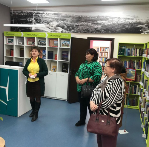 В Быковской модельной библиотеке провели экскурсию для семей участников СВО