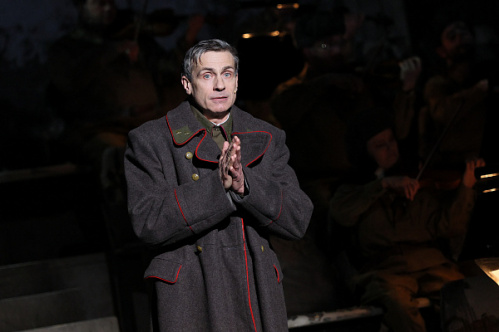 На сцене НЭТа рассказали о героях Сталинграда