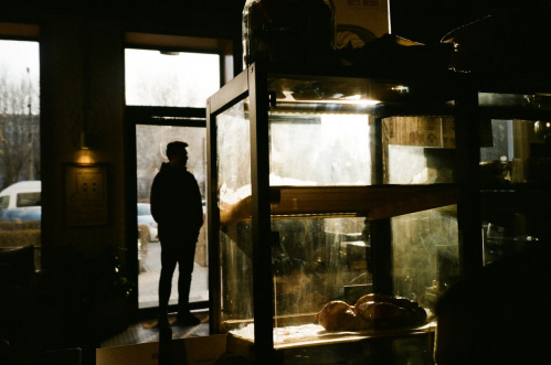 В Музее Машкова открылась выставка аналоговых стрит-фотографий