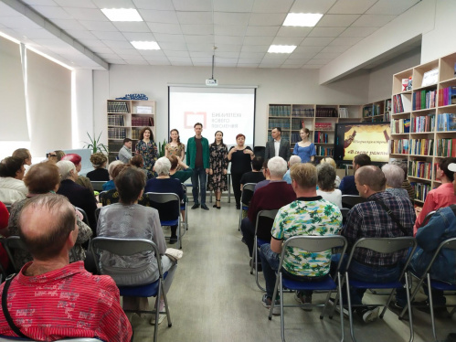 Камышинские артисты представили своё творчество в модельной библиотеке