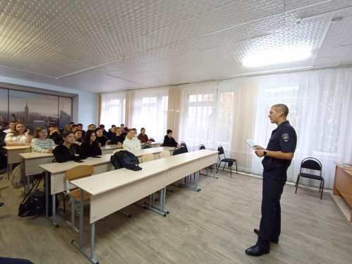 Иловлинские библиотекари помогают старшеклассникам определиться с будущей профессией Иловлинские библиотекари помогают старшеклассникам определиться с будущей профессией