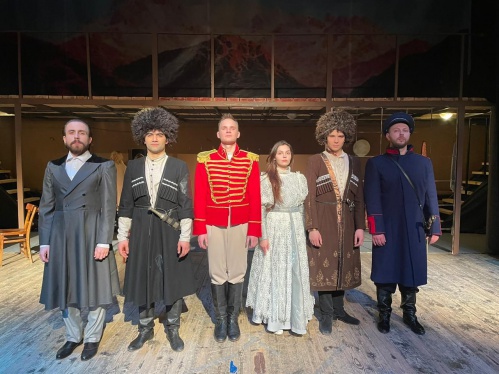 В Волжском драмтеатре состоялась премьера спектакля «Герой нашего времени»