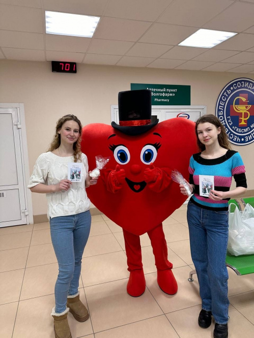 Волгоградские волонтёры культуры провели акцию «Вам, любимые!»