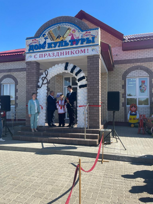 В Камышинском районе открылся новый дом культуры В Камышинском районе открылся новый дом культуры