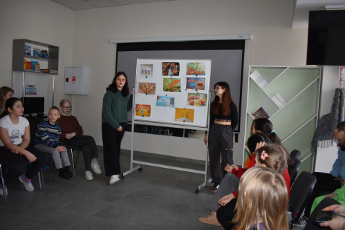 В Среднеахтубинской модельной библиотеке провели масленичные гуляния