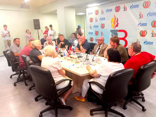 Участники фестиваля «Волгоградский факел» обсудили вопросы современного кинематографа