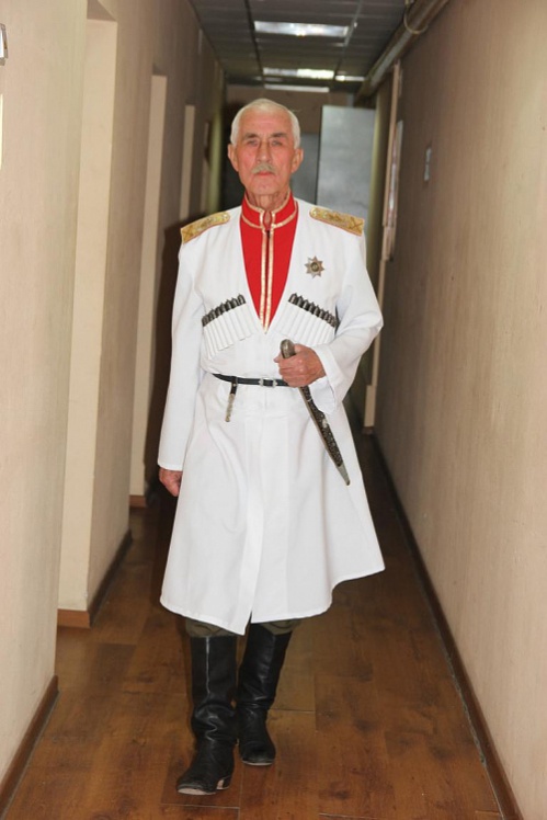 Волгоградский артист Николай Чапайкин отметил 80-летие