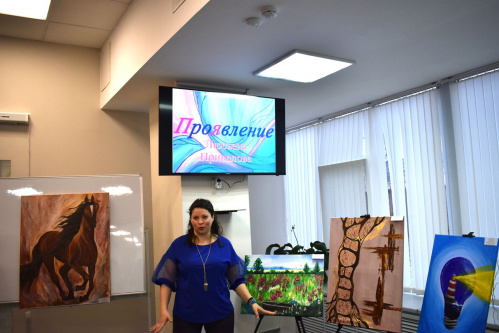 В Среднеахтубинской модельной библиотеке открылась выставка «Проявление»