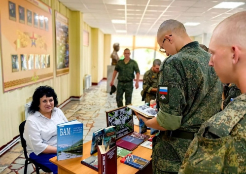 Волгоградская Горьковка организовала выездную выставку «Воины стальных магистралей»