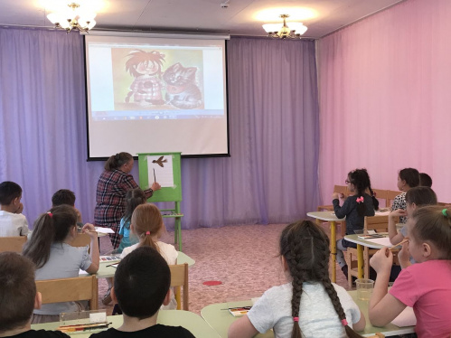 В Иловлинской модельной детской библиотеке проводят мастер-классы